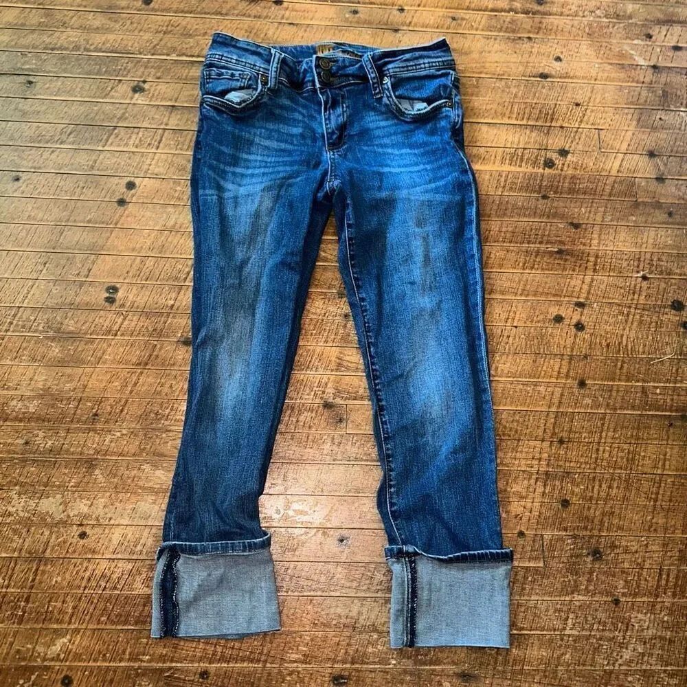 Kut from the Kloth size 4 cuffed luxe cropped jeans